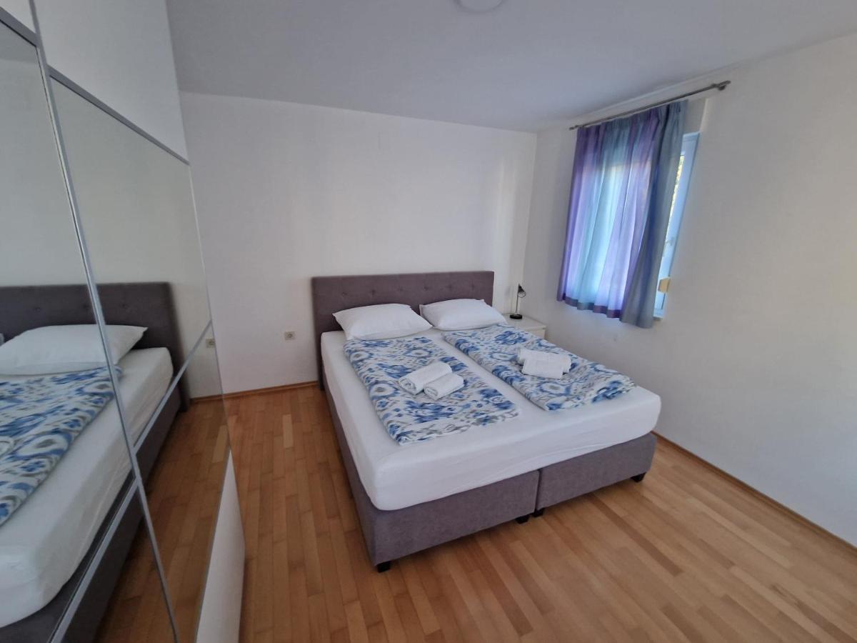 Apartments Vedran 푸나트 외부 사진