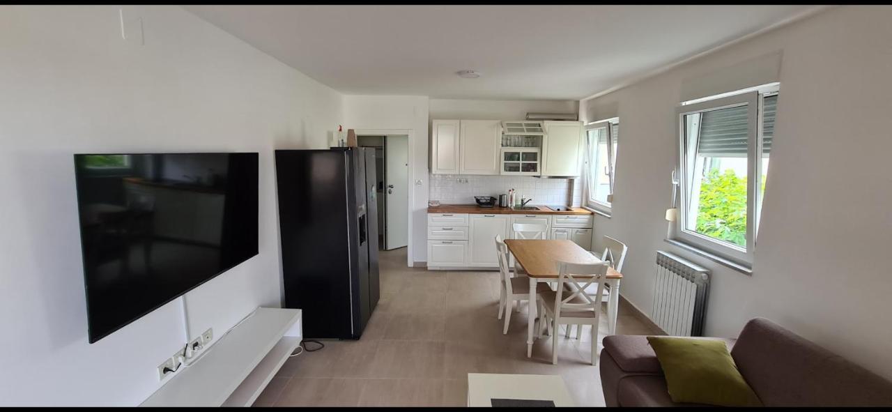 Apartments Vedran 푸나트 외부 사진